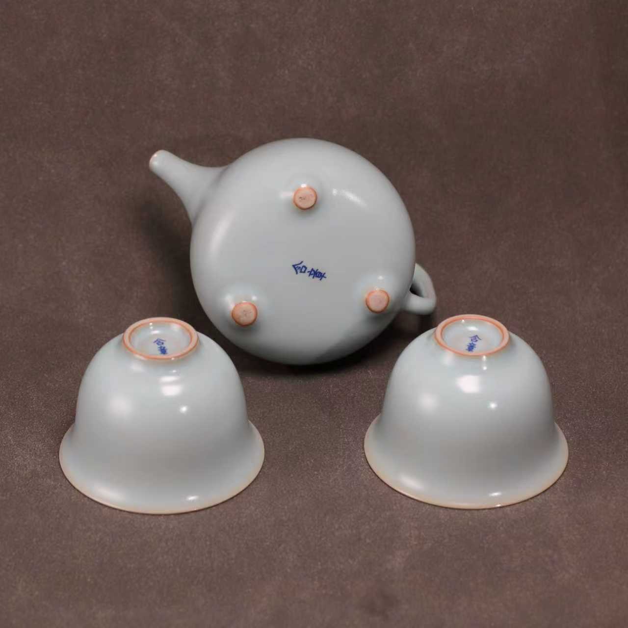 王先生专属定制｜含章系列🫖汝窑 · 天青｜石瓢壶 × 铃铛杯 套组（1壶2杯）